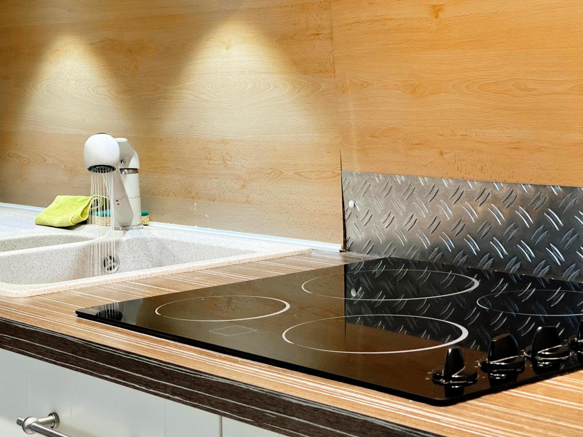 Capsule Lotus-Balneo-Sauna-Billard-Nintendo Hastiere-par-dela Esterno foto